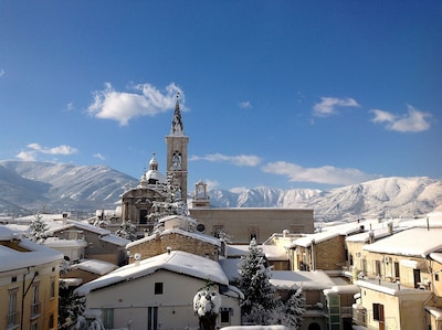 La Finestra Sulmò, Panorama-Apartment in Sulmona mit Blick auf die Altstadt