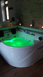 Gîte 2 pers indépendant Balnéo/SPA/jacuzzi proche CHABLIS 