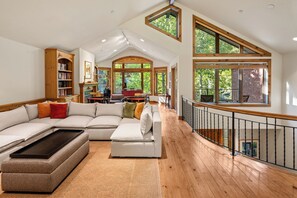 Exceptional light and high ceilings