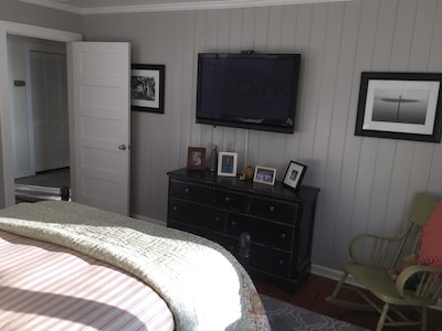 New Listing! Waterfront Bed and Breakfast - walk to Murrells Inlet Restaurants!