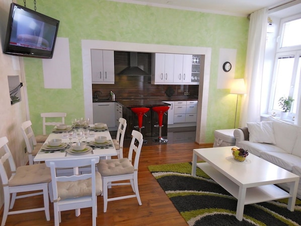 Dining Area for 8 persons, view towards kitchen