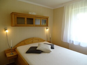 2. Schlafzimmer