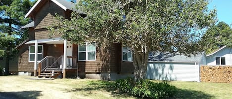 Balcomb Family Beach Cabin, 3 blocks from the beach