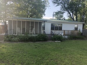 Back including screened porch