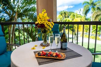 Only Steps to Ulua Beach and the main Wailea Ekahi Pool/Pavilion -1 Bd+2Ba