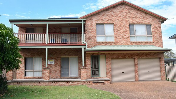 External view of Parkview Lodge.