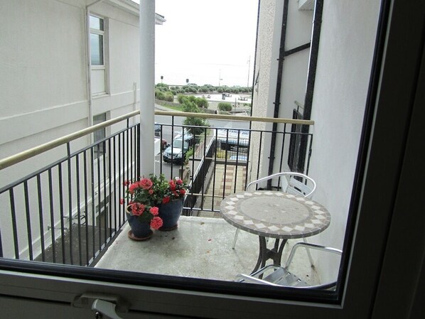 private balcony and sea view