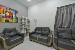 Stay99 House BBQ Facilities (3 Bedrooms)