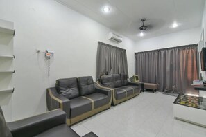 Stay99 House BBQ Facilities (3 Bedrooms)