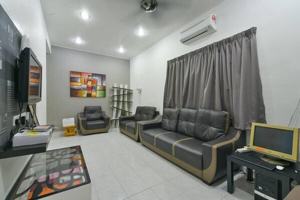 Stay99 House BBQ Facilities (3 Bedrooms)