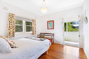 Master (Queen) bedroom with Patonga Creek views