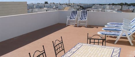 The Roof Terrace - Private and not overlooked.