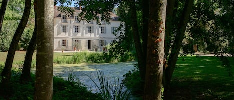 vue du chateau et de son parc