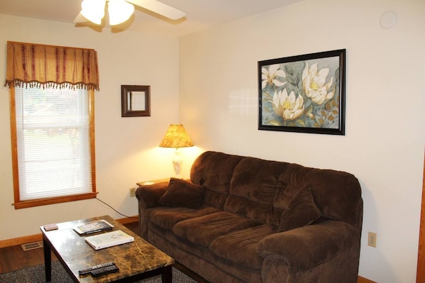 Cooperstown Baseball Rentals - Dugout 1 is a first floor apartment just 3 miles from All-Star Village. There are 4 separate apartments in this house. A perfect place for team members to stay together, yet have all the personal space they need.