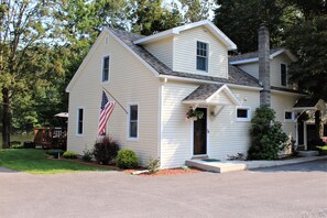 Cooperstown Baseball Rentals "Avonmora" - Great waterfront location for families to share