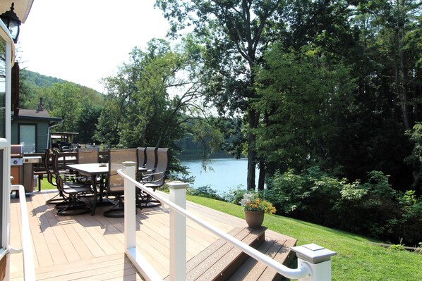Cooperstown Baseball Rentals - "Anglewoods" is a cozy, yet modern cabin situated on beautiful Goodyear Lake, centrally located between Cooperstown and Oneonta.  A perfect location for baseball