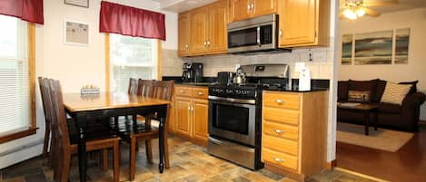 Triple Play #2R has a fully equipped spacious kitchen with granite countertops