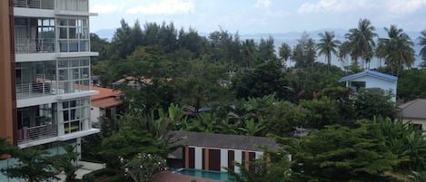 Sea and pool view