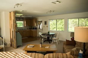 Treetop Studio – NW Houston Area