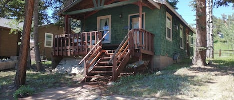 Sunny and quiet cabin with private front and back yard on a dead-end road.