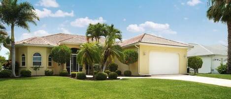 Wischis Florida Home - Vacation Rentals Cape Coral I Property Management I Real Estate