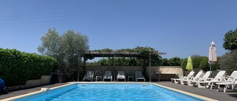 10m x 5m pool with sun all day