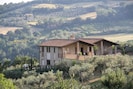 Hilltop villa for 22 pax-privacy and freedom 