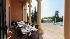 Outdoor dining
