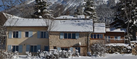 The gîte in the winter
