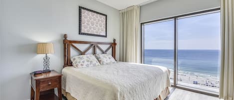 King bed overlooking the Gulf