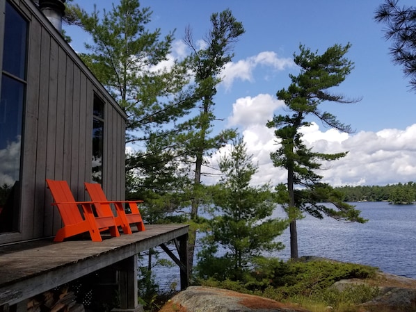 upper deck looking northwest, our favourite breakfast spot