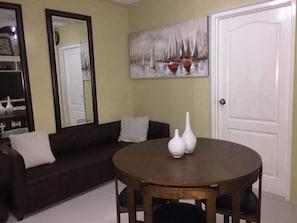living/dining room
