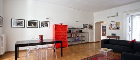 Large and sunny living area