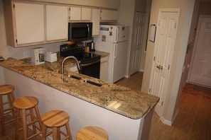 Kitchen/Breakfast Bar with Granite and New Appliances