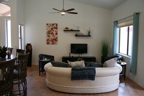 Great room and bar stools 