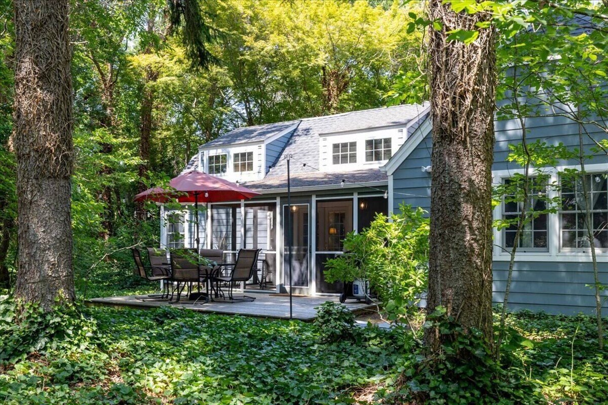 Lovely North Fork Beach Cottage (2 BR/2 bath)!