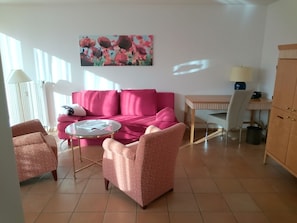 Ferienwohnung, 56qm, 1 Schlafzimmer, max. 3 Personen-Wohnzimmer