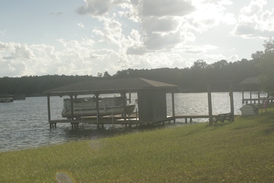 Rural lake retreat for Athens,  Atlanta,  Augusta,  & GA's Lake Country visitors