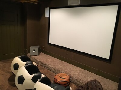 The "Big House" with.. Indoor Basketball, Trampoline and Play set, Theater Room