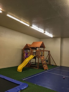 The "Big House" with.. Indoor Basketball, Trampoline and Play set, Theater Room