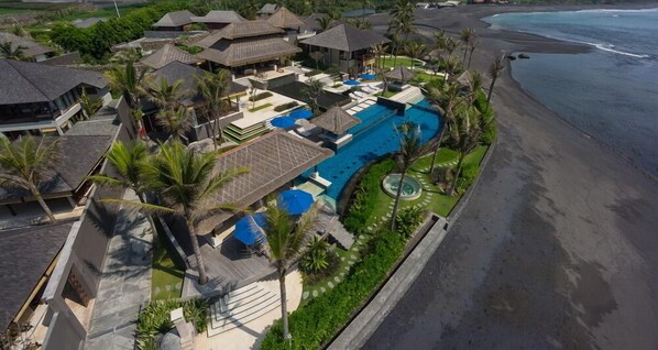 Absolute 6 Bedroom Beach Front Villa,Pab