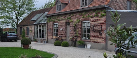 Landelijke vakantiewoning midden in een groene en rustgevende omgeving. 