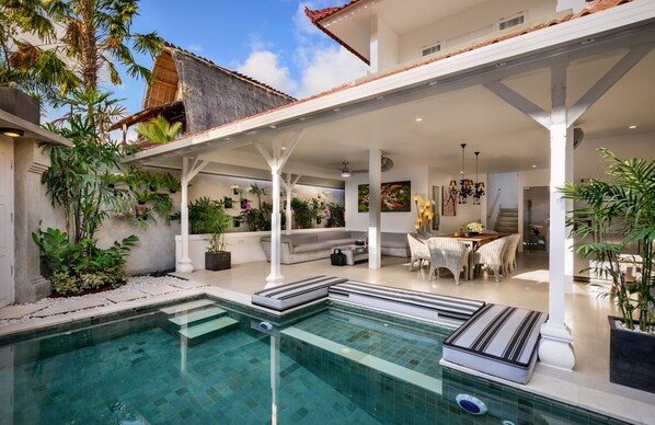 Stunning Modern 4Bedroom Villa,Seminyak"