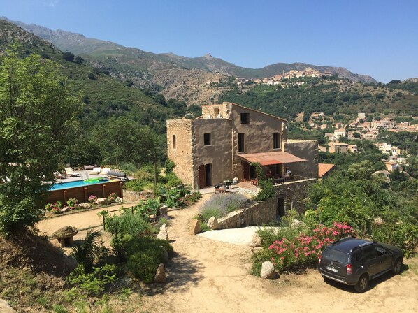Vue globale de la maison.