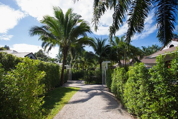 Alisea Pool Villas /1 Bedroom Pool Villa