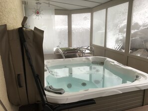 L’espace Jacuzzi extérieur abrité