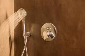 Hand-held showerhead