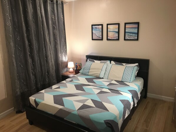 Bedroom for two. Sleep like royalty on a queen size bed with an 8.5" thick mattr