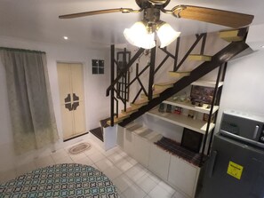 Dining Area. Can seat up to 4.