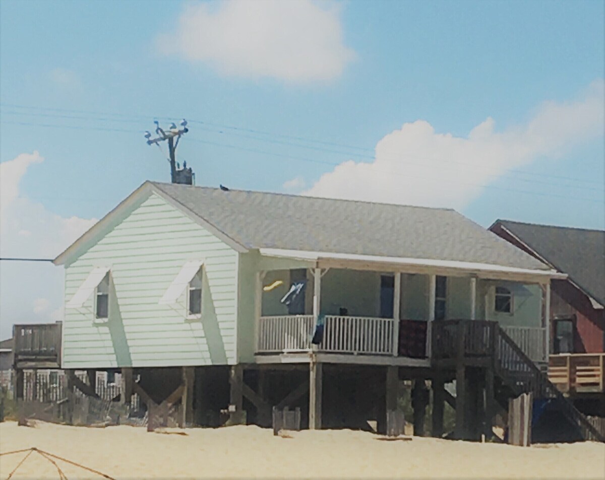 SERENITY AWAITS…AWESOME Reviews-1960’s Cozy Ocean-Front and Fido Friendly too!